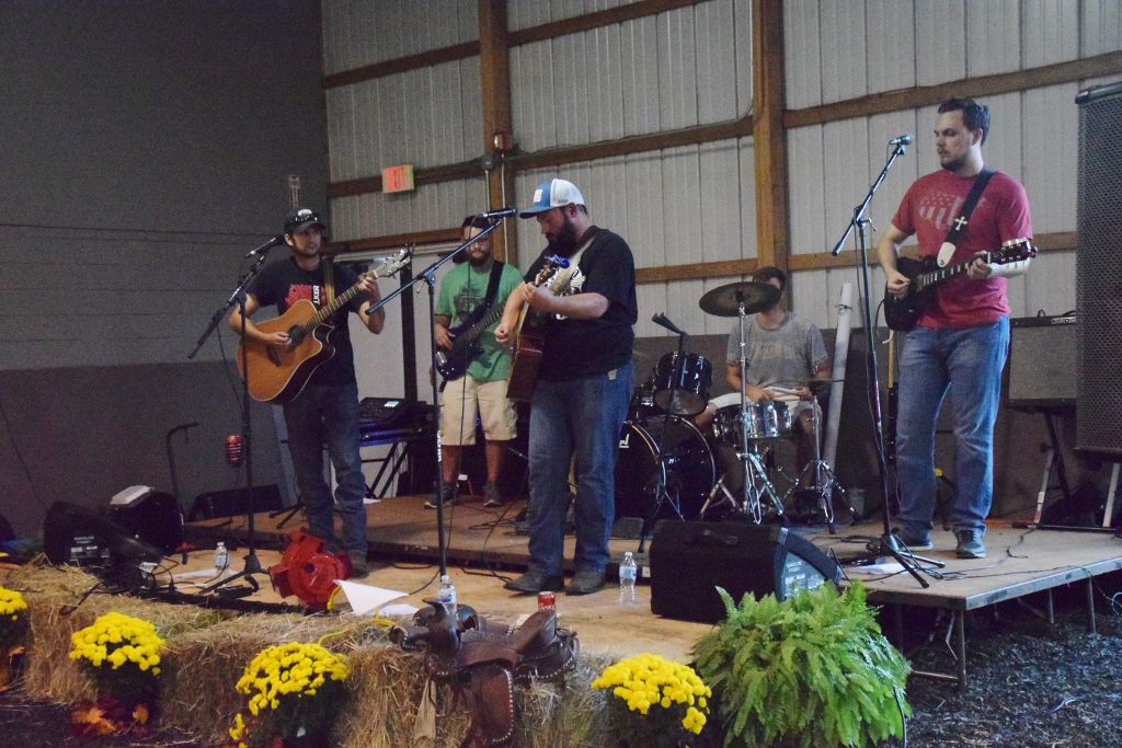 riddle center barn event 10-19 224 (1024x683).jpg